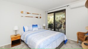 3 quartos, ferros/tábuas de passar roupa, acesso à internet