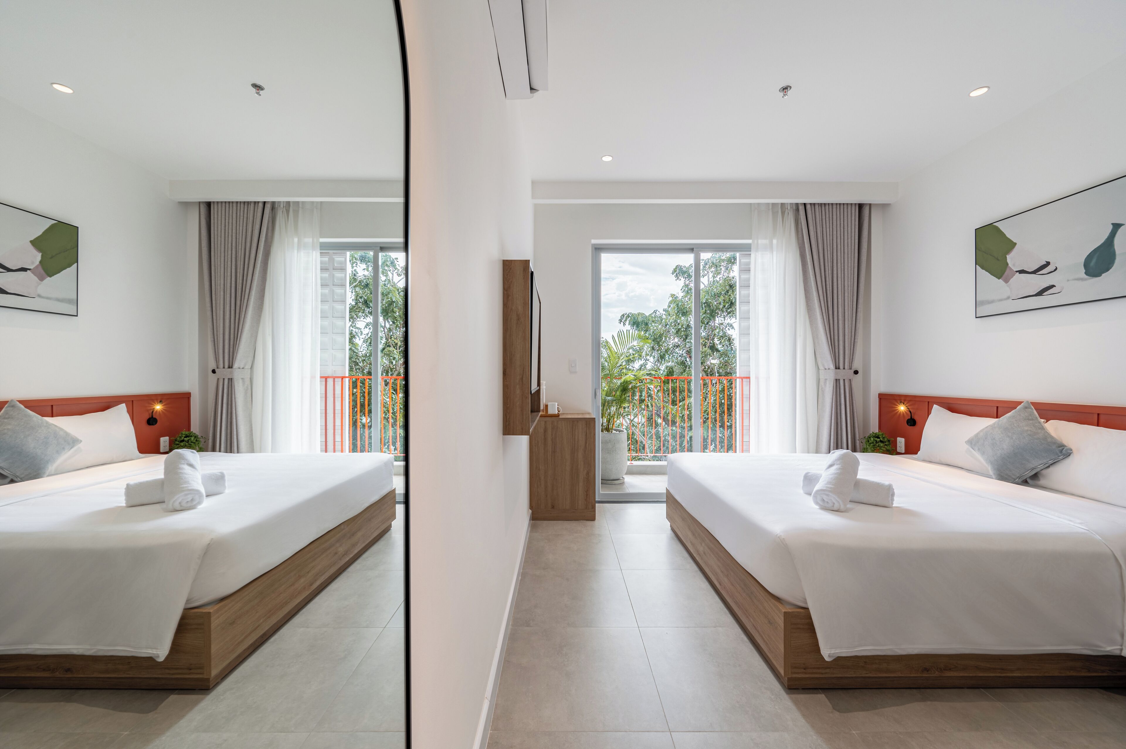 Dobbeltrom | Safe på rommet, skrivebord, blendingsgardiner og strykejern/-brett