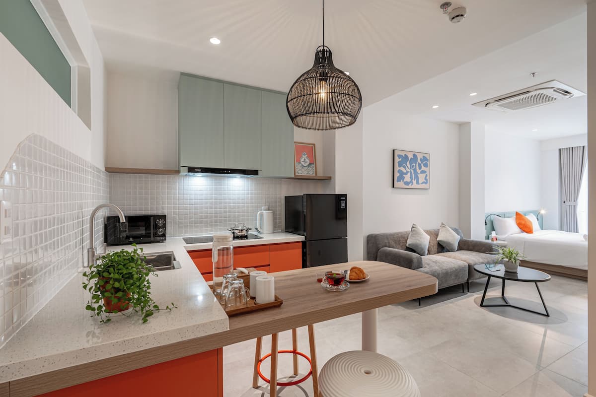 Studio Deluxe | Két bảo mật tại phòng, bàn, khu vực làm việc phù hợp cho laptop