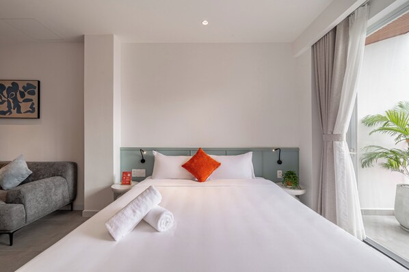 Deluxe Studio, 1 King Bed