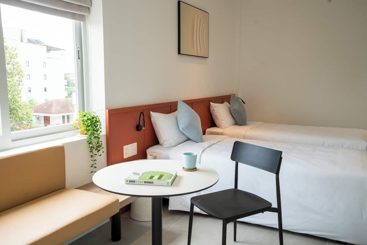 Twin Room | In-room safe, desk, laptop workspace, blackout curtains