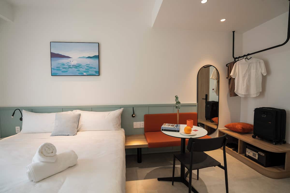 Double Room | In-room safe, desk, laptop workspace, blackout curtains