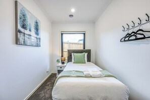 Deluxe Townhome, Garden View | Room amenity