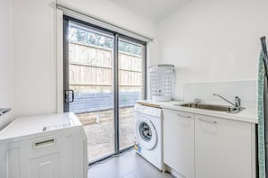 Deluxe Townhome, Garden View | Bathroom