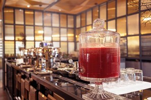 Tägliches inbegriffenes Frühstücksbuffet