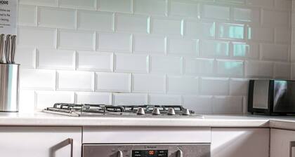 StayAU Newly Modern Comforts 3BRM Home Cranbourne