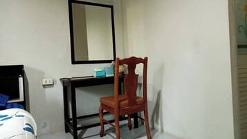 Standard Room, 1 Queen Bed | Living area | 32-inch TV with cable channels