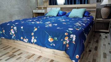 Superior Room, 1 King Bed | Desk, free WiFi, bed sheets