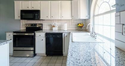 Stylish fab 4 Bedroom house near lake Ray Hubbard