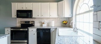 Stylish fab 4 Bedroom house near lake Ray Hubbard