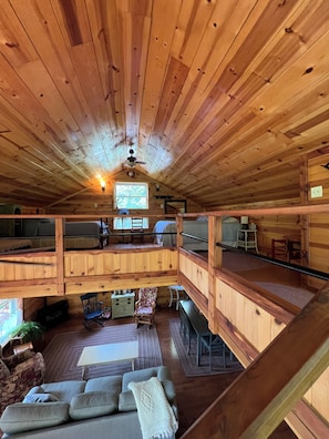 Interior - Porch & Pines B&B Cottage – Breakfast Included – Award-Winning 300-Acre Farm (Irvine)
