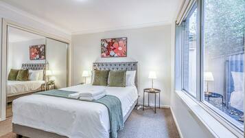 Deluxe-Stadtwohnung, Gartenblick | Bügeleisen/Bügelbrett, kostenloses WLAN