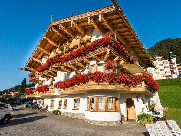 Exterior - Holiday Apartment with wellness & Premium Card (Wildschönau)