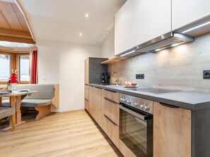 Oven, stovetop, dishwasher, coffee/tea maker