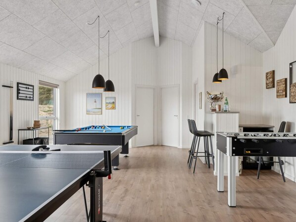 House | Game room