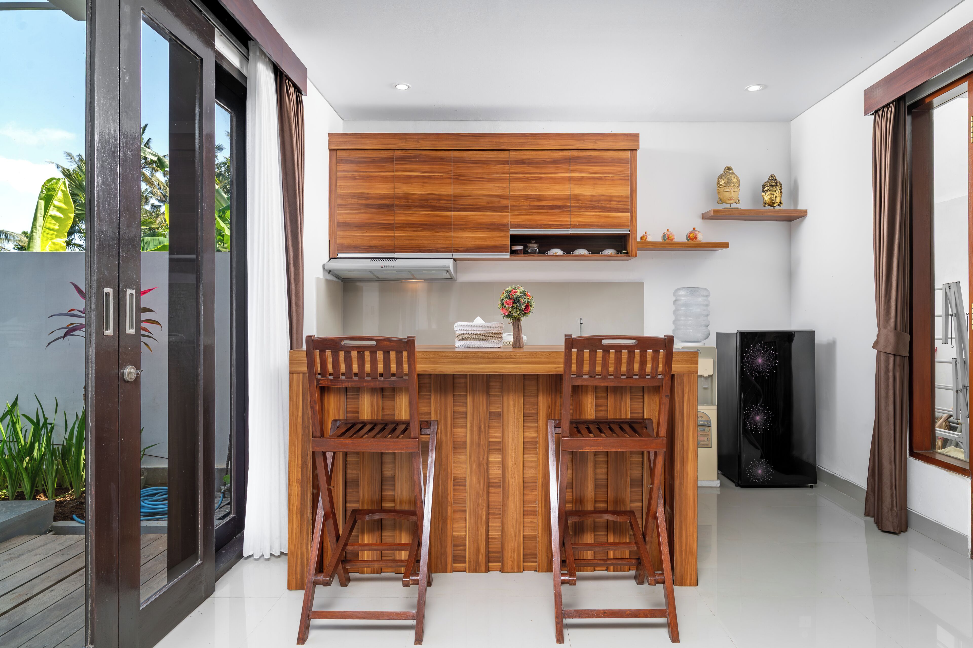 Vila, 2 quartos, piscina particular | Cozinha privada | Geladeira, cooktop, talheres/pratos/utensílios de cozinha