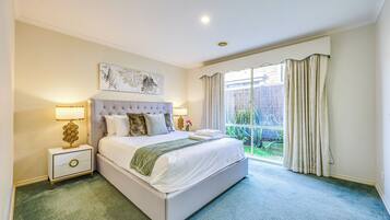 Nhà liên kế Deluxe, quang cảnh vườn | Bàn ủi/dụng cụ ủi quần áo, truy cập Internet không dây miễn phí