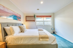 Deluxe Townhome, Garden View | Room amenity