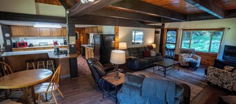 Little Bear Retreat at Wallowa Lake