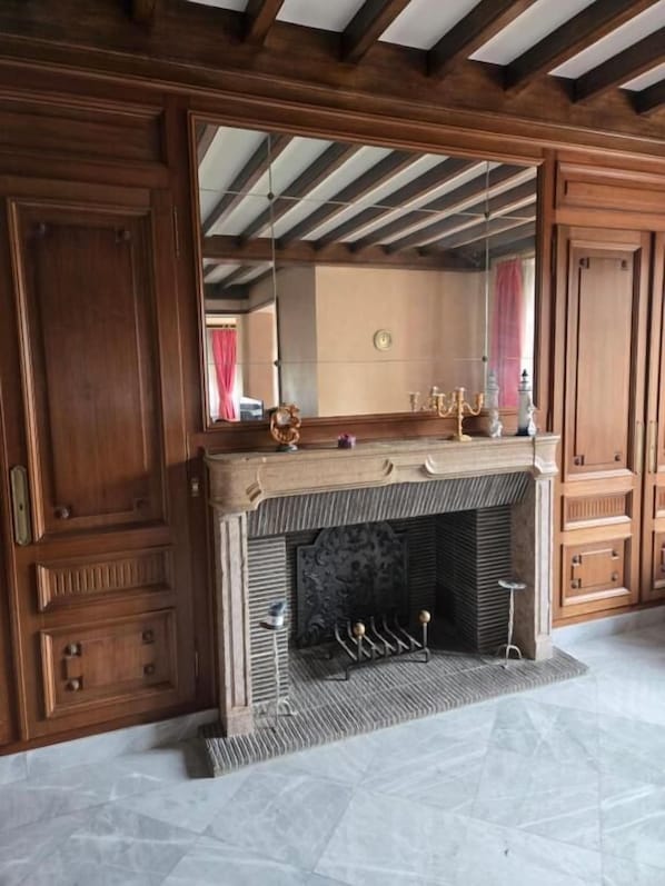 Interior - LE GOUTANOU (Valserhône)