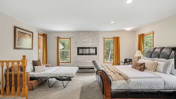 6 slaapkamers, een bureau, een strijkplank/strijkijzer, wifi