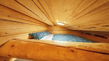 7 bedrooms, iron/ironing board, free WiFi, bed sheets