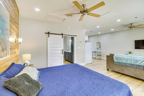Iron/ironing board, Internet, bed sheets