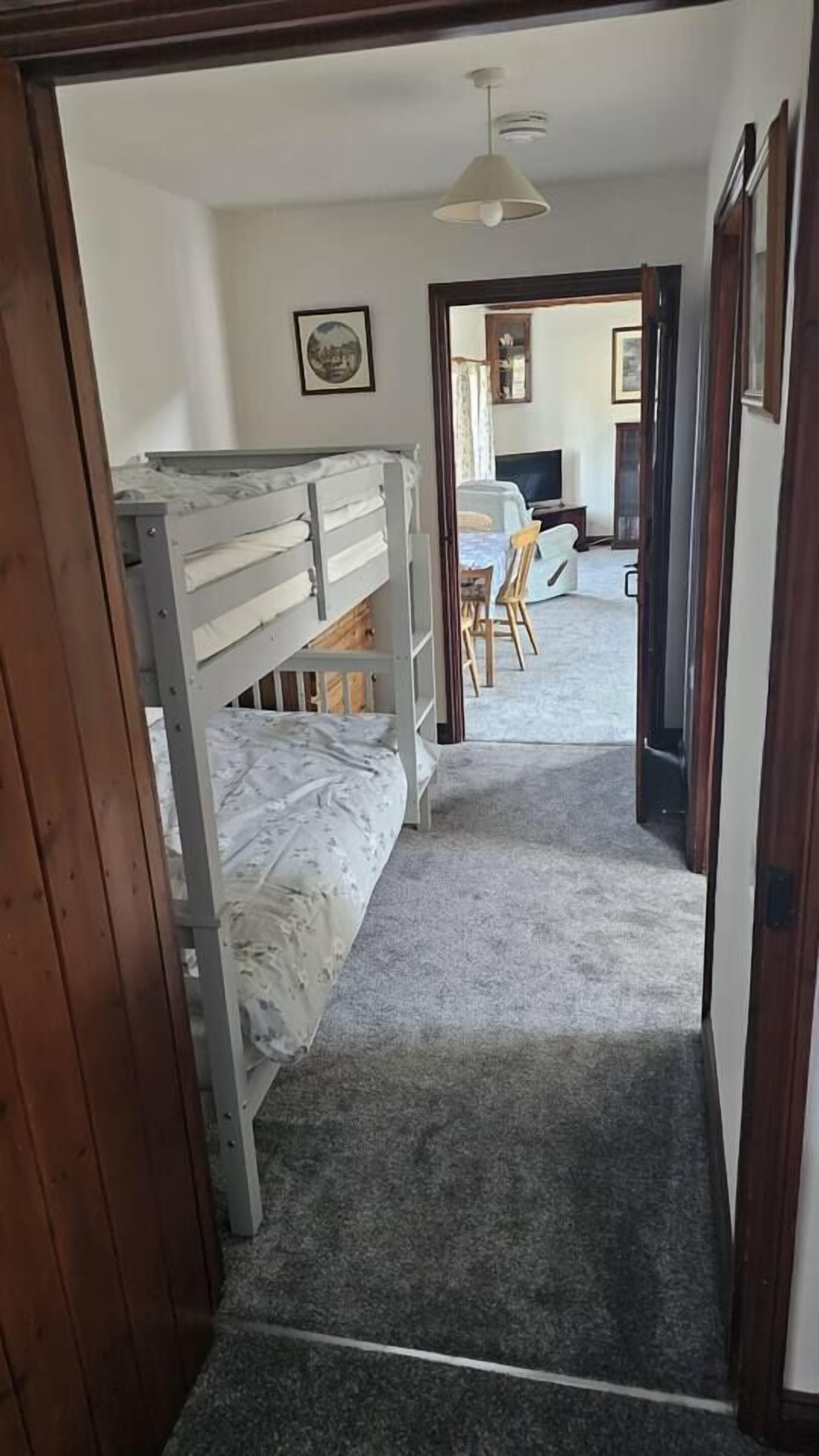 2 camere, culla da viaggio