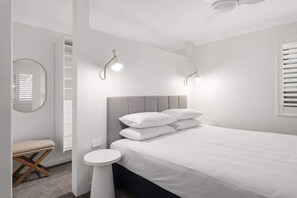 3 habitaciones, escritorio, tabla de planchar con plancha y wifi 
