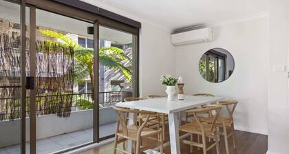 Stylish 3-Bed Newport Stay with Balcony