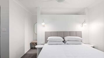 3 bedrooms, desk, iron/ironing board, WiFi