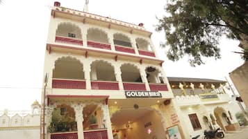 Fachada de la propiedad