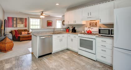 ~ 1 Mi to Shopping & Dining: Quiet St Joseph Home