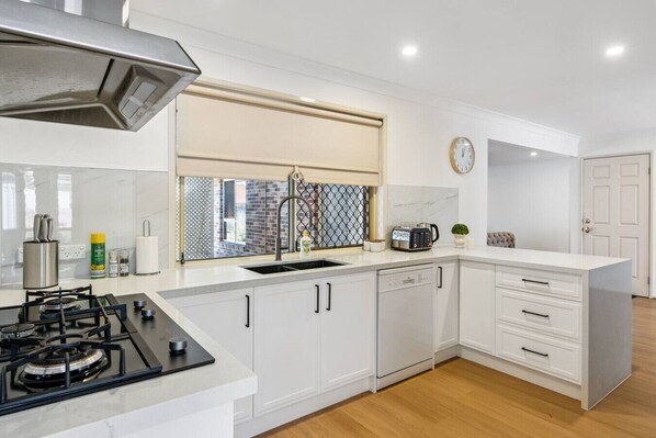 Fridge, microwave, oven, stovetop