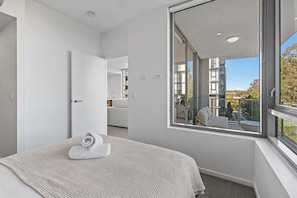 Iron/ironing board, free WiFi, bed sheets