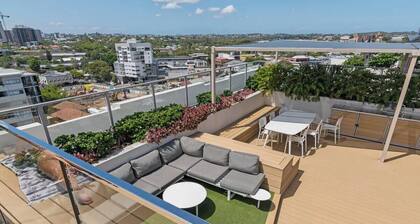 LP501: 2 Bedroom 2 Bathroom with Parking