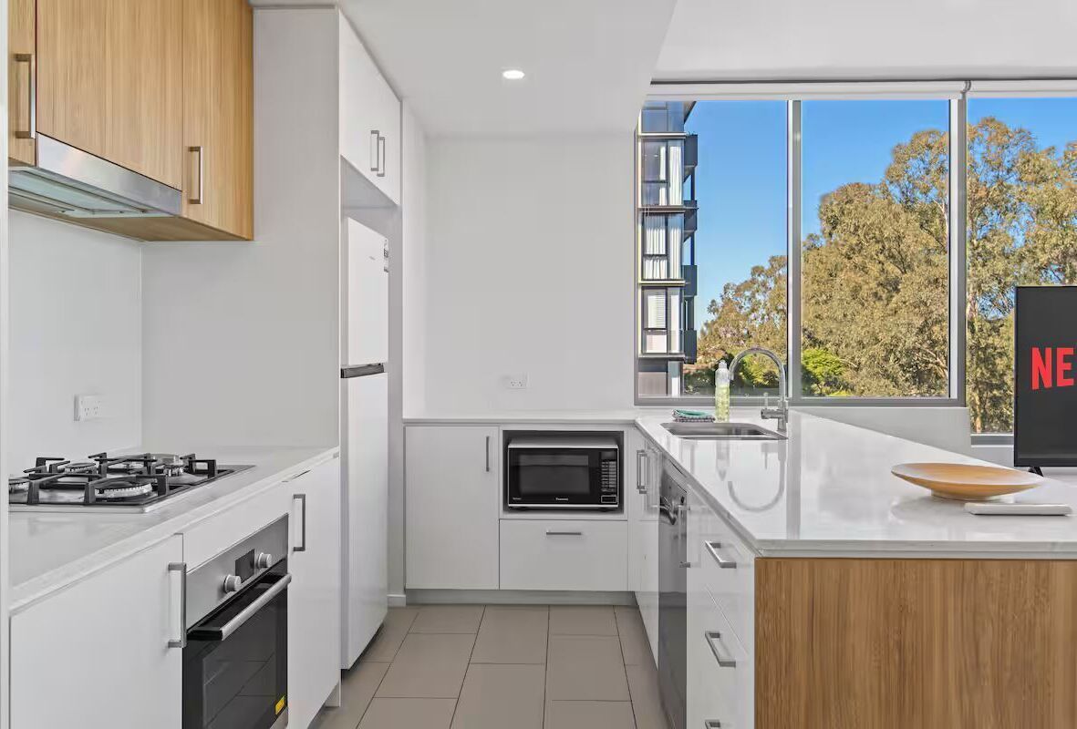 Fridge, dishwasher, coffee/tea maker, toaster