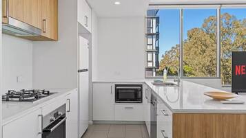 Fridge, dishwasher, coffee/tea maker, toaster