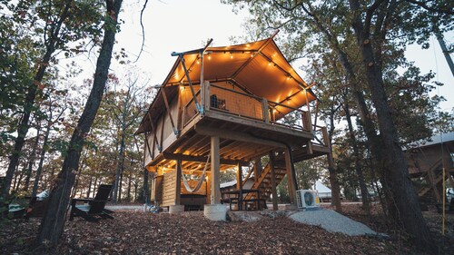 Ultimate Treehouse with Hot Tub - Dog Friendly