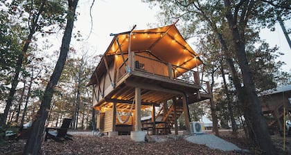 Ultimate Treehouse with Hot Tub - Dog Friendly