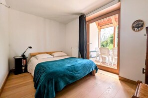 5 chambres, accès au Wi-Fi (inclus), literie fournie