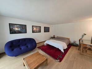 5 chambres, accès au Wi-Fi (inclus), literie fournie