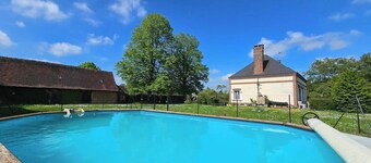 At the edge of the woods, family and relaxation