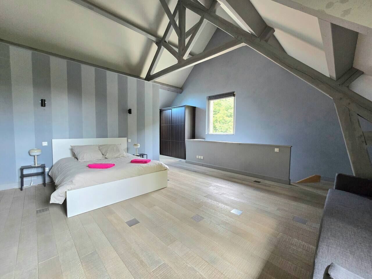 7 Schlafzimmer, Reisekinderbett, kostenloses WLAN, Bettwäsche