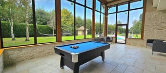 Luxury villa: heated pool & nature