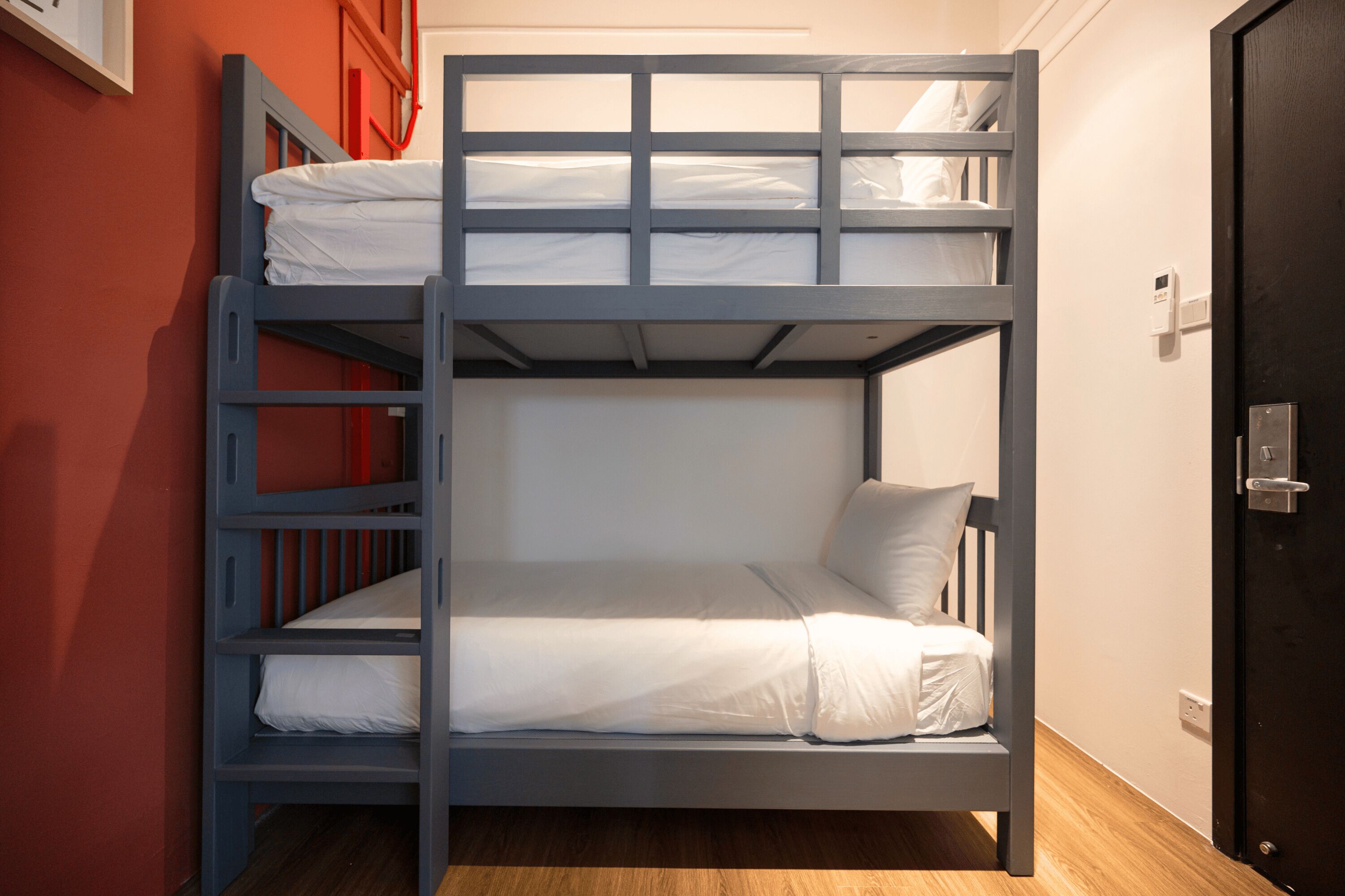 Urban Twin Room | Desk, laptop workspace, free WiFi, bed sheets