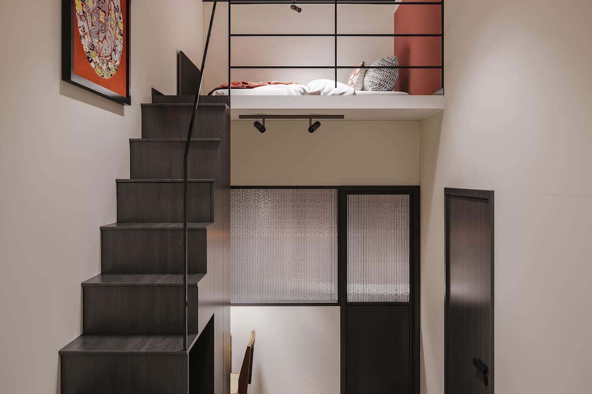 Desk, laptop workspace, free WiFi, bed sheets