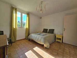 3 bedrooms, iron/ironing board, free WiFi, bed sheets - A peaceful break in the heart of Perche (Saint-Hilaire-le-Châtel)