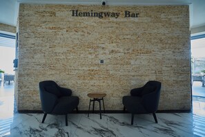 Bar (on property) - Belmond Hotel (Dar es Salaam)