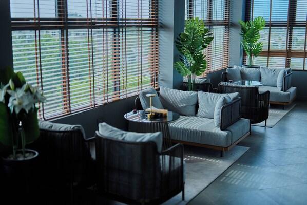 Lounge - Belmond Hotel (Dar es Salaam)